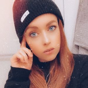 Meet your Posher, Alexandra